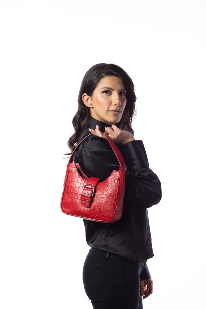 拿着钱包的可爱女孩图片下载