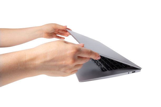 女性手打开关闭孤立在白色背景上的笔记本电脑图片下载