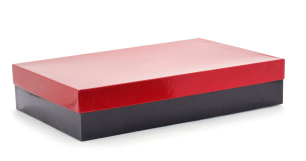 礼品盒上，礼品以白色背景隔离。图片下载