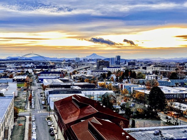 俄勒冈州波特兰的日出图片下载