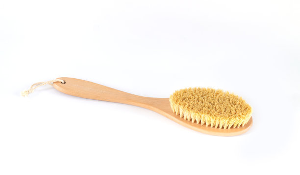 干的反脂肪团按摩刷孤立的白色背景图片下载