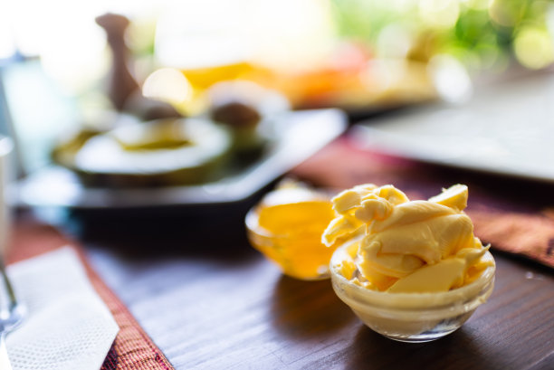 小碗黄油，户外餐厅图片下载