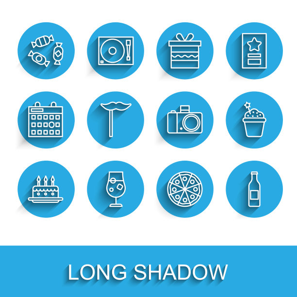 固定线蛋糕与燃烧的蜡烛鸡尾酒图片下载