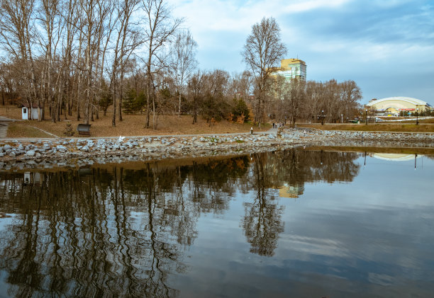 11月城市公园图片下载