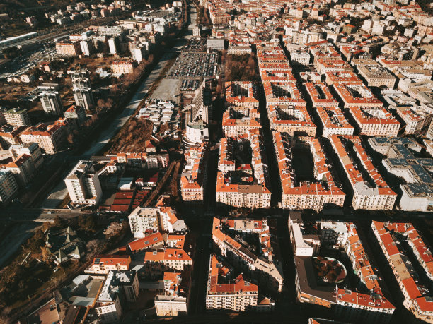 意大利萨沃纳一组建筑物的鸟瞰图。图片下载