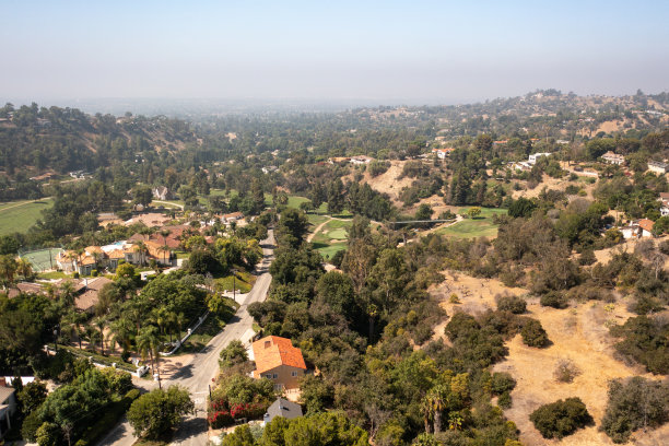 加利福尼亚乡村城市的航拍照片图片下载