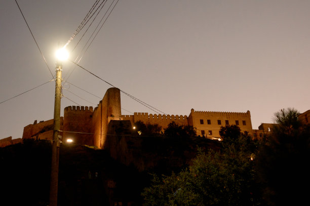 俄罗斯达吉斯坦共和国德尔本特的纳林卡拉要塞。图片下载