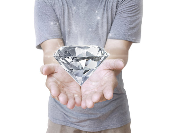 概念创意耀眼的钻石，闪耀在手上图片下载