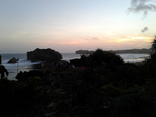 日落在Sundak海滩，Gn。基杜尔，日惹特区图片下载