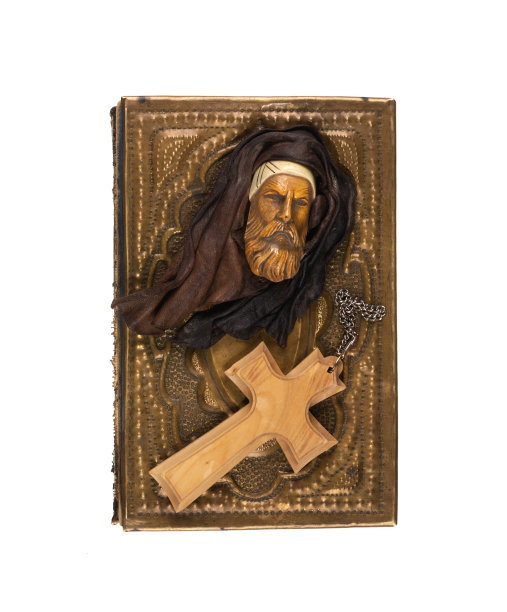 白色背景上的古圣经图片下载