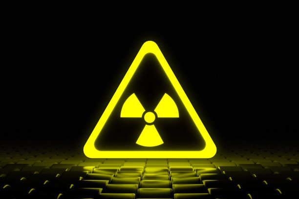 发光的三角形标志着放射性威胁。化学工业。发展化学武器。核能的研究。注意有毒污染。三维渲染图片下载