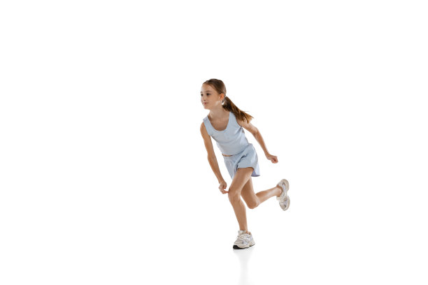全身画像的女孩，青少年跑步，训练孤立的白色背景图片下载