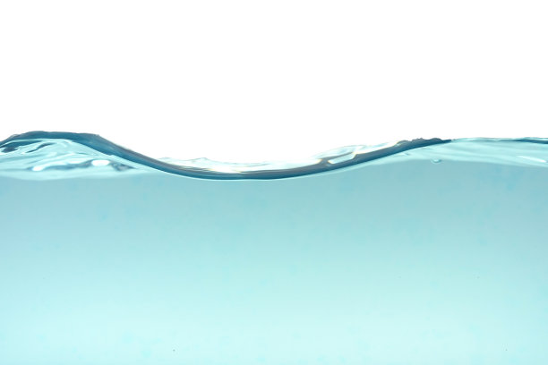 水波和飞溅的气泡空气隔离在白色的背景图片下载