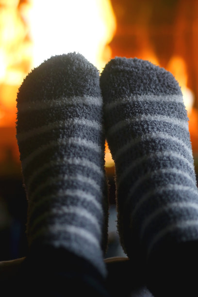 袜子和壁炉图片下载