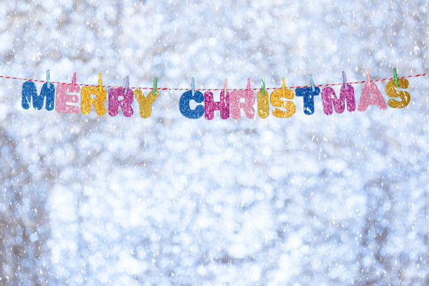 圣诞快乐字母，背景，复制空间，绳子上的字母图片下载
