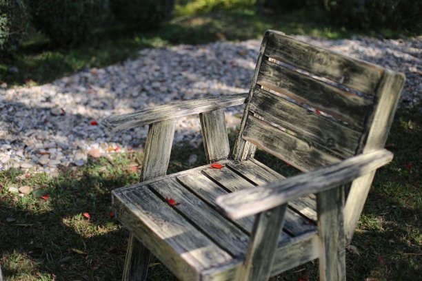 公园里的木椅图片下载