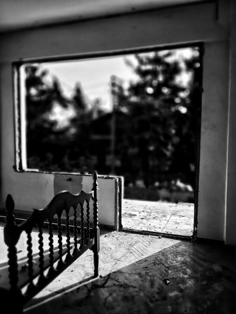 BW -废弃的房间图片下载