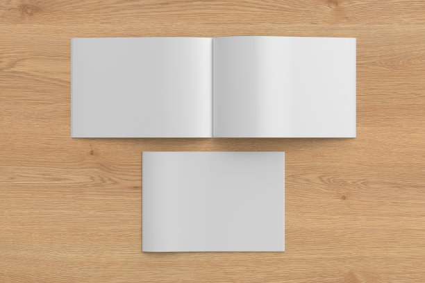 水平小册子或小册子模拟木制背景。图片下载