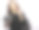 生活方式和人们的观念:年轻女子穿着黑色连衣裙，h图片下载