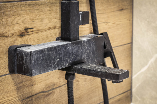 黑色搅拌机由于水的硬度有水垢沉淀图片下载