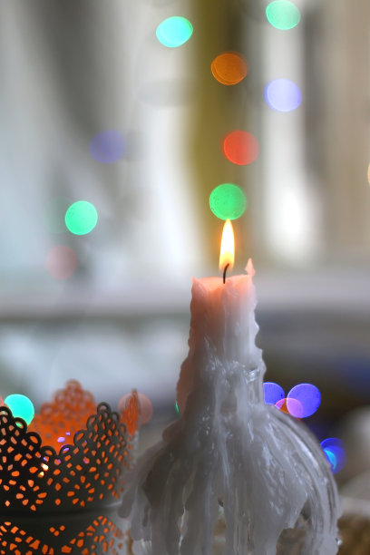 蜡烛和圣诞灯图片下载