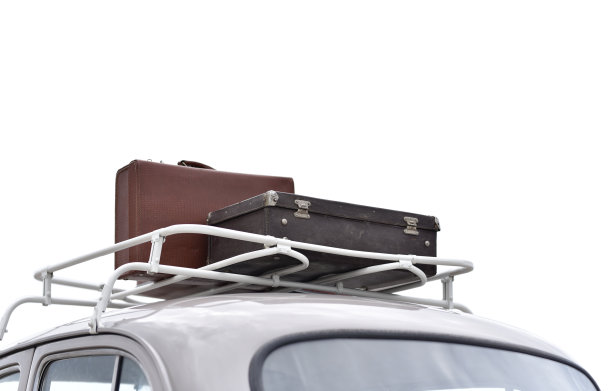 车顶架上的行李箱，古董车图片下载