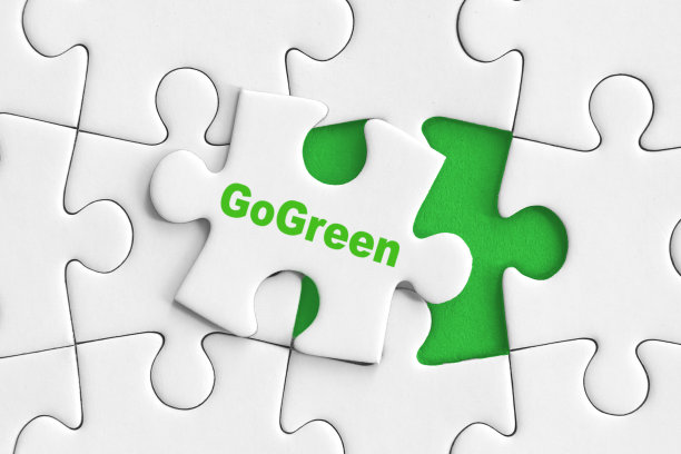 桌上拼图的特写镜头图片下载