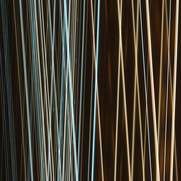 在夜城的街灯下作画。图片下载