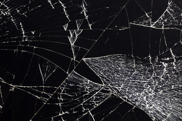 有很多裂缝的薄玻璃素材图片