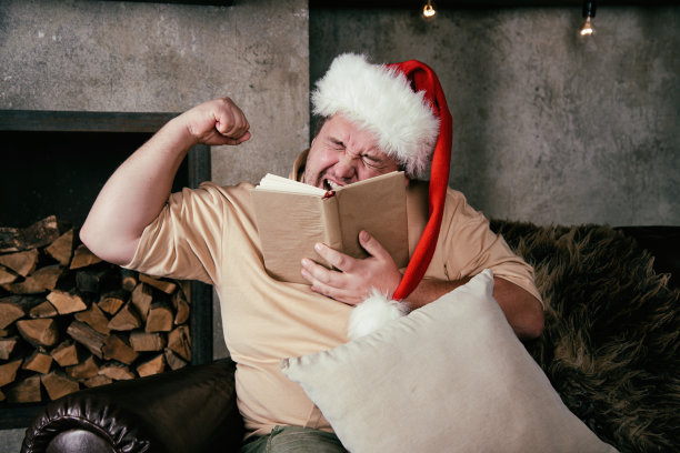 清晨和滑稽的胖子。图片下载