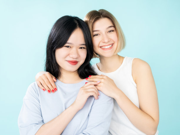 女性友谊，民族多样性享受图片下载