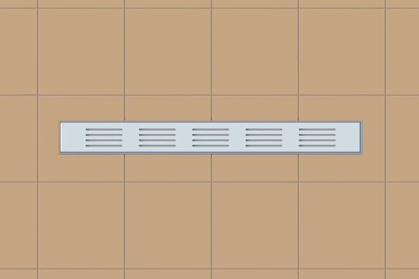 长矩形淋浴排水管与不锈钢网格在浴室地板与瓷砖。前视图。三维渲染图片下载