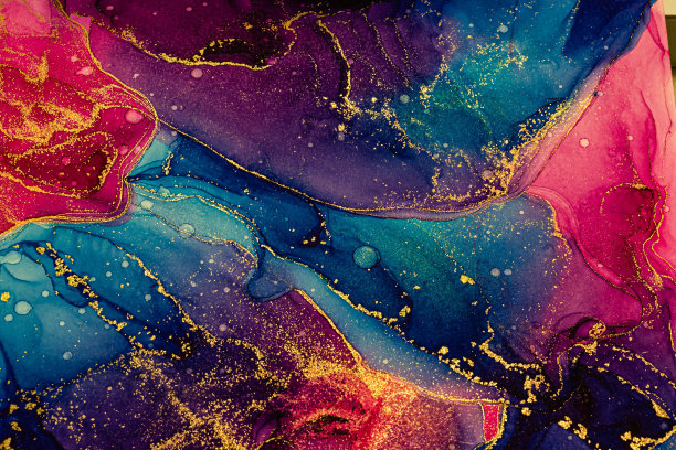 抽象的粉色和蓝色光泽的流体背景，用金色条纹手绘酒精画，液体墨水技术纹理的背景设计图片下载