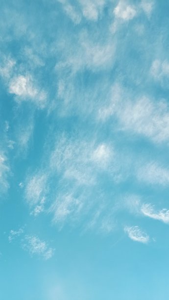 印尼天空中美丽的云朵图片下载