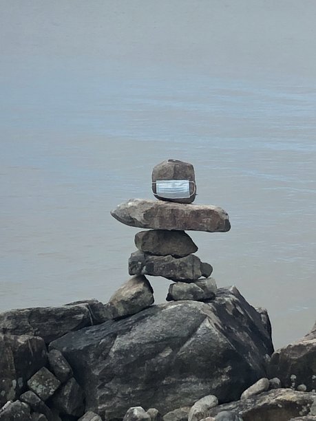 蒙面inukshuk图片下载
