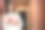 美丽的女人粉红色的存钱罐与钥匙从新房子或公寓的概念储蓄图片下载