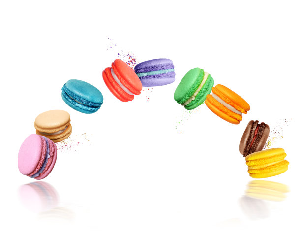 Ð’在白色背景下，空气中有不同口味的蛋白杏仁饼干图片下载