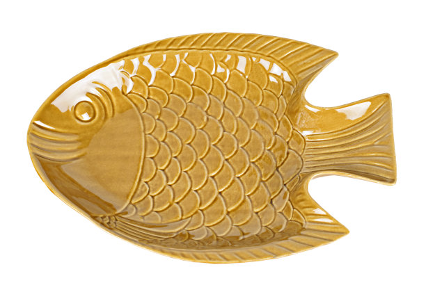 黄色陶瓷盘或碟形鱼孤立在白色背景上。图片下载