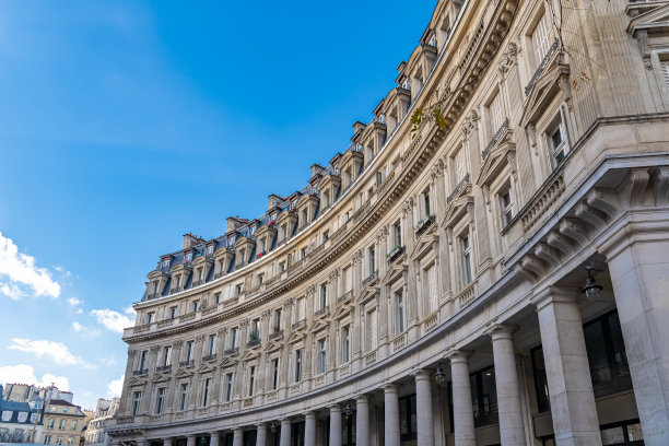 巴黎，美丽的曲线建筑图片下载