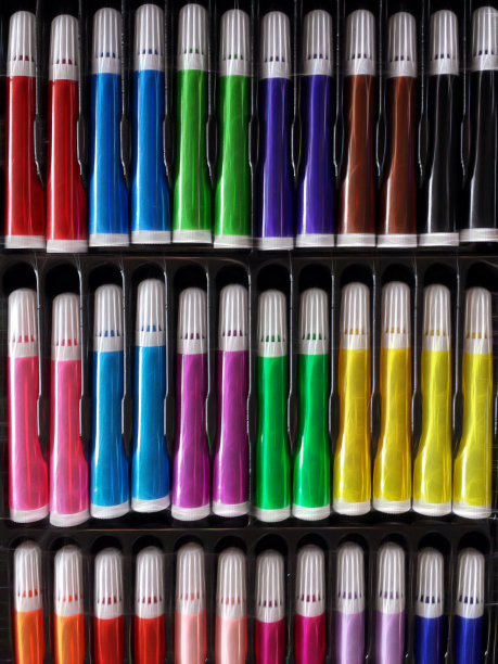 几何图案和设计，每两个生动的彩色儿童套色图片下载