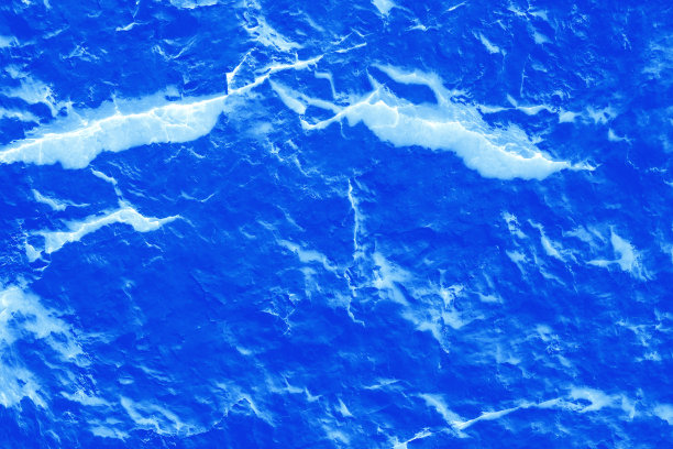 一块未经处理的蓝色天然大理石表面的碎片。图片下载