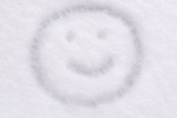 雪纹理特写笑脸画图片下载