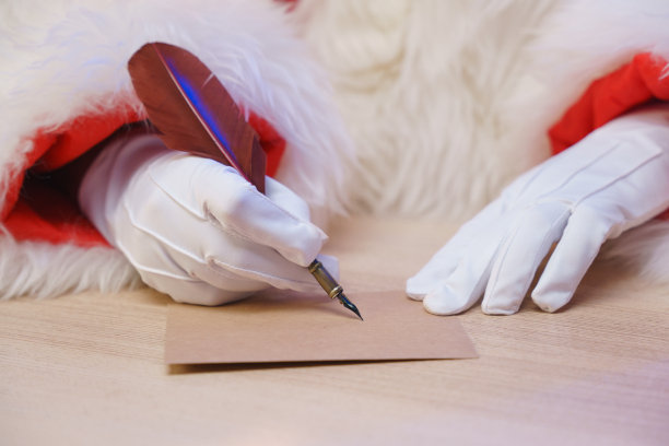 圣诞老人正在写信图片下载