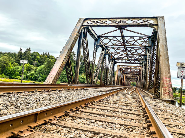旧铁路桥梁图片下载