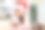 无聊可爱的小女孩孩子戴着圣诞老人的帽子坐在装饰为冬季假期的现代厨房用可可饮料。节日期间。副本的空间。图片下载