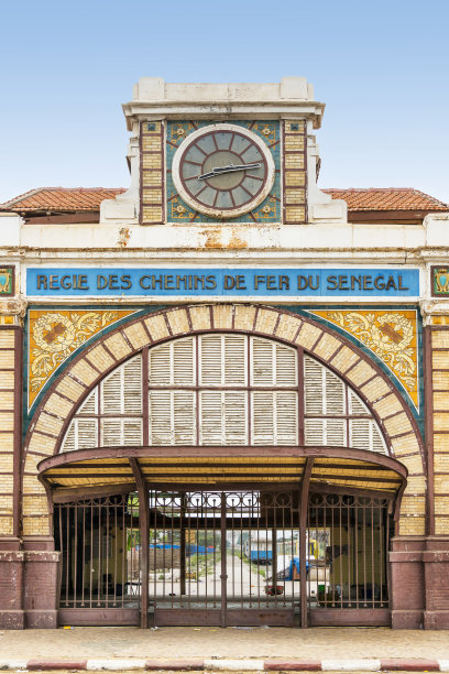 日出时废弃的火车站，达喀尔，塞内加尔，非洲，照片图片下载