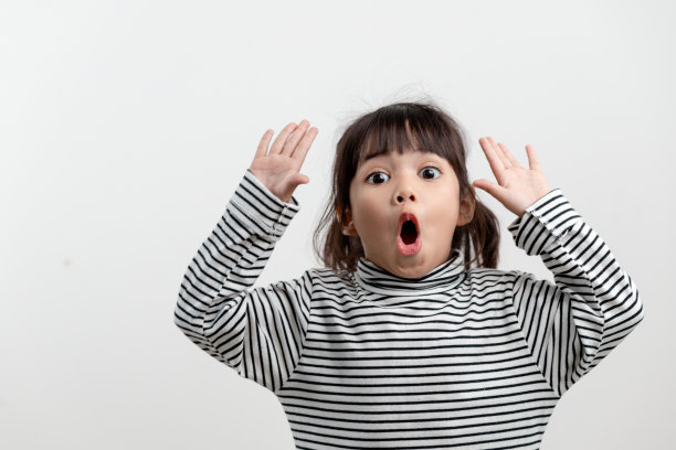 亚洲女孩的快乐和微笑图片下载