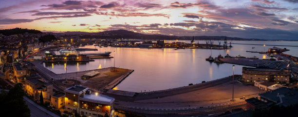 安科纳港全景图片下载