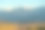 跑道上的背景山，雪峰在夕阳的光线，巴渡图片下载