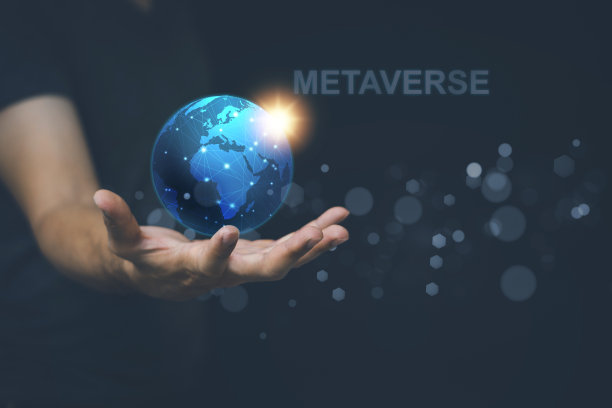 Man show world map for communication, connection, Metaverse Technology, worldwide, network, internet concept。图片下载